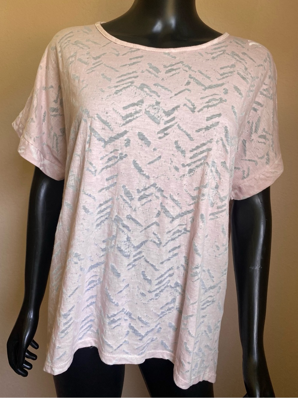 Pure Venice Light Pink Sheer LightWeight Short Sleeve Printed Top NWTs